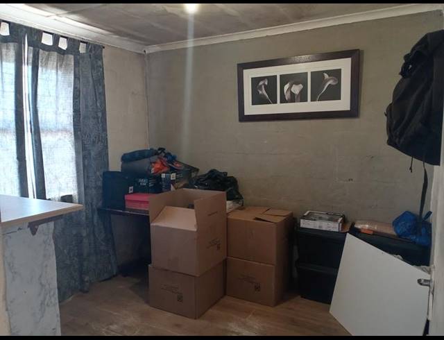 2 BEDROOM HOUSE FOR SALE IN KEWTOWN